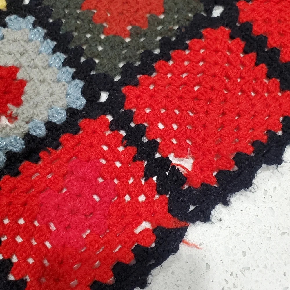 Vintage Crocheted Grannycore Afghan Throw 144 Granny 4